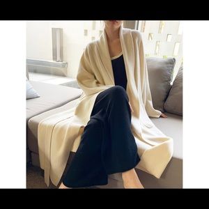 Luxurious 50%Cashmere 50% Wool White Cardigan/coat; extremely soft and warm